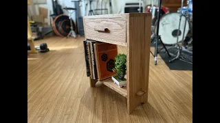 Simple Nightstand Build with Dovetails