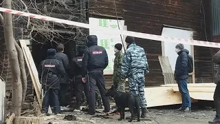 Екатеринбург: поджигателя барака привезли к сгоревшему дому