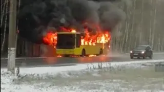 Загорелся автобус с 50 пассажирами в СПб