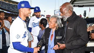 Rachel Robinson receives gift from Players Alliance during Jackie Robinson Day ceremony