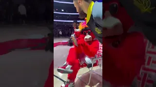 Stephen Curry Meets Benny the Bull | #shorts