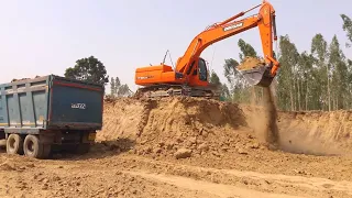 Amazing Work | Doosan Poclain Mud Loading in Amazing Style By Experience operator | Poclain Video