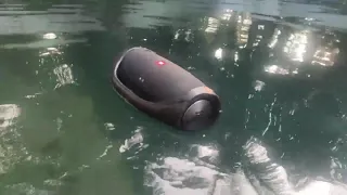 JBL Boombox  waterproof Test - Idle and swimming in water.
