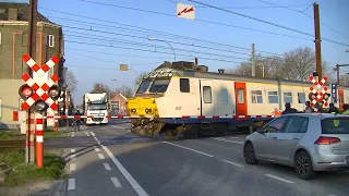 Spoorwegovergang Haacht (B) // Railroad crossing // Passage à niveau