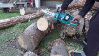 Makita Chainsaw (DUC353)