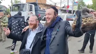 Хасиды рассказывают:"Мы молимся,а Зеленский побеждает"(Hasidim in Uman)