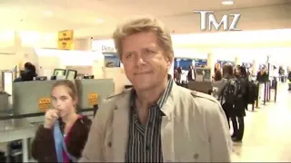 Former Chicago Frontman Peter Cetera (w/ daughter) Flips Off TMZ!