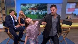 Channing Tatum's 45-Second Handshake With Young Co-Star | Good Morning America | ABC News