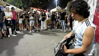 MUJER AMANTE - Rata Blanca - Amazing guitar performance in Buenos Aires streets - Cover