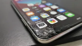 Cambiando el cristal del IPhone X de un suscriptor