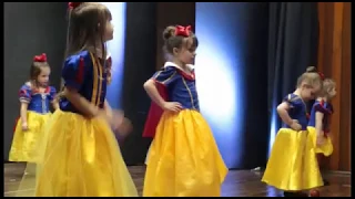 Apresentação de dança da Marina Lucca de Araújo, de Branca de Neve - 2018