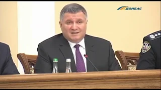 Аваков: в Украине пытаются подкупать избирателей