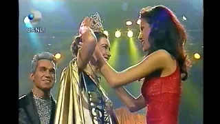 Miss Turkey 97 1.Güzeli Çağla Şıkel, tacını 98 1.Güzeli Buket Saygı'ya devrediyor (9 Mart 1998)