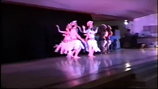 Trozos de "Chiliche, gente de Chile" en presentación para Carabineros de Chile, 1995.