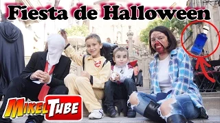 Celebramos Halloween y jugamos al reto de la botella con Juguetes Divertidos Vlog.