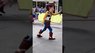 WOODY SMOKE 💨 #popsmoke #woody #toystory #toystorymania #disney #disneyparade #trending #viral #tik