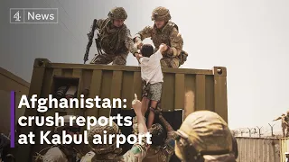 Afghanistan: US advises citizens to avoid Kabul airport amid crush reports