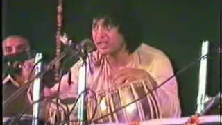 Ustad Zakir Hussain (Rare Video) Live at Harvallabh Sangeet Sammellen Jalandhar Punjab
