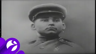 Служба по делам архивов опубликовала видео, где ямалец устанавливает Знамя над Рейхстагом