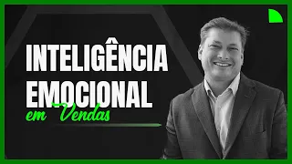 COMO OS SUPERVENDEDORES UTILIZAM A INTELIGÊNCIA EMOCIONAL PARA FECHAR MAIS NEGÓCIOS - ( Microbook )