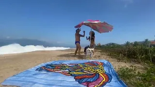 Carol e João na Praia do Massaguaçu - SP