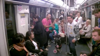 Paris crowded Metro busking with style