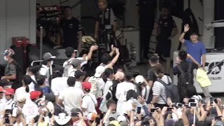 2023 F1 鈴鹿 !! 角田裕毅選手、木曜日のアルファタウリのピットに私服（？）で登場。Formula1 Japanese Grand Prix.