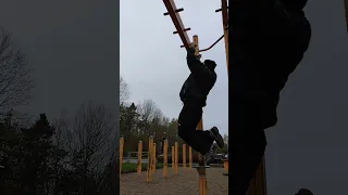 Max effort parallel pull-ups in rainy weather and heavy clothing