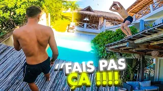 ON A SAUTE DE TOUT EN HAUT DANS LA PISCINE DE LA VILLA ! (ça s'est pas passé comme prévu)