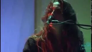 Beach House - Pitchfork Festival - Everybody's Got to Learn Sometimes - 10.15