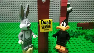 rabbit season and duck season in Lego 🐇🐰🥕😗🦆🏹📃🔫