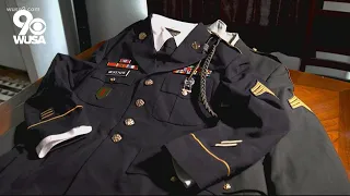 Woman finds abandoned Army uniform, returns to owner | Get Uplifted