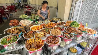 TRADITIONAL Vietnamese rice meal | Selling more than 30 dishes for over 40 years 🇻🇳