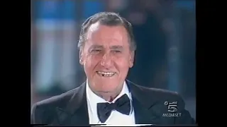 Alberto Sordi e Valeria Marini al "Galà 20 Anni Canale 5" (29 settembre 2000).