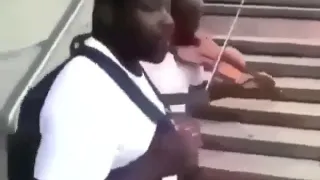 Rapping with a violin in the streets