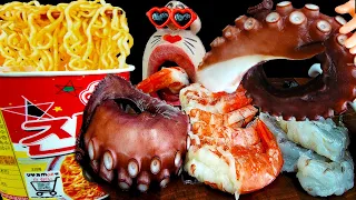 ASMR MUKBANG :) Spicy Ramen & Octopus & Shrimp Sashimi Eating Show!