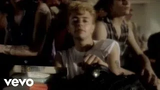 Stray Cats - (She's) Sexy And 17 (Version A - No Nipples)