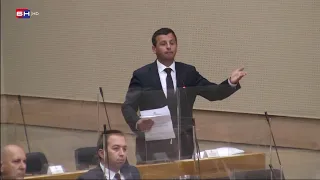 VUKANOVIĆ ŽESTOKO U NSRS: Istjeraćemo zlo iz Skupštine - Šulić mu oduzeo riječ!