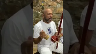 Capoeira | Na quadra, mestre Canguru