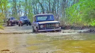 EARLY BRONCO 4X4 OFFROADING