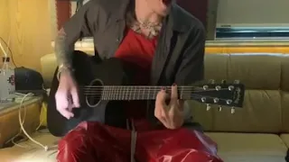 MGK playing guitar at home 2019  @machinegunkelly @lilpeep @rookxx