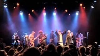Tinariwen + Flea & Josh Klinghoffer of RHCP - Live