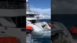 Sinking Mega Yacht😱😱😱