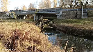 Попробовали поймать живца возле моста на Малой Гжати и немного осеннего леса.