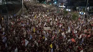 Thousands rally in Tel Aviv demanding new elections and the resignation of PM Benjamin Netanyahu