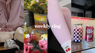 week in the life | acls renewal, tjmaxx/trader joes haul, VDAY decor, styling bangs