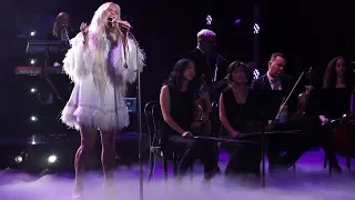 Kesha Performs Hit Song 'Praying'