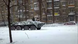 Военная техника в Киеве. 23 марта 2013 год