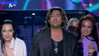 J2US: Ο Δημήτρης Σχοινάς σε ένα μοναδικό medley