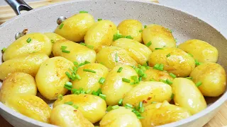 GOLDEN AND CRISPY NEW POTATOES! New potatoes in a frying pan with garlic!